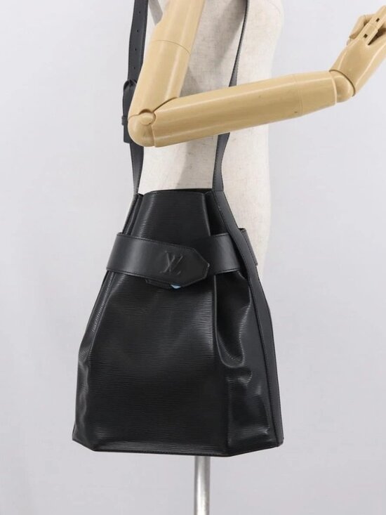 Louis Vuitton Handbags - LOUIS VUITTON Epi Sac Depaule GM Shoulder Bag Black M80155 LV Auth 169288